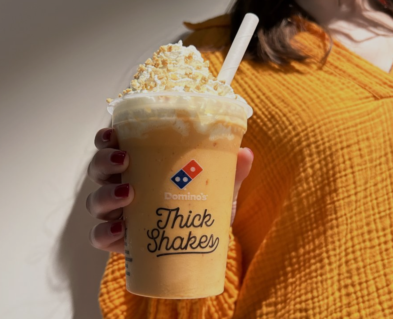 Domino’s komt met Thick Shake Tompouce speciaal voor Koningsdag