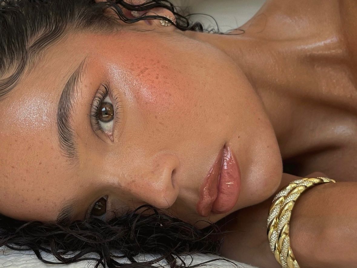 Zo creëer je Sunset Blush: de nieuwste TikTok beauty trend