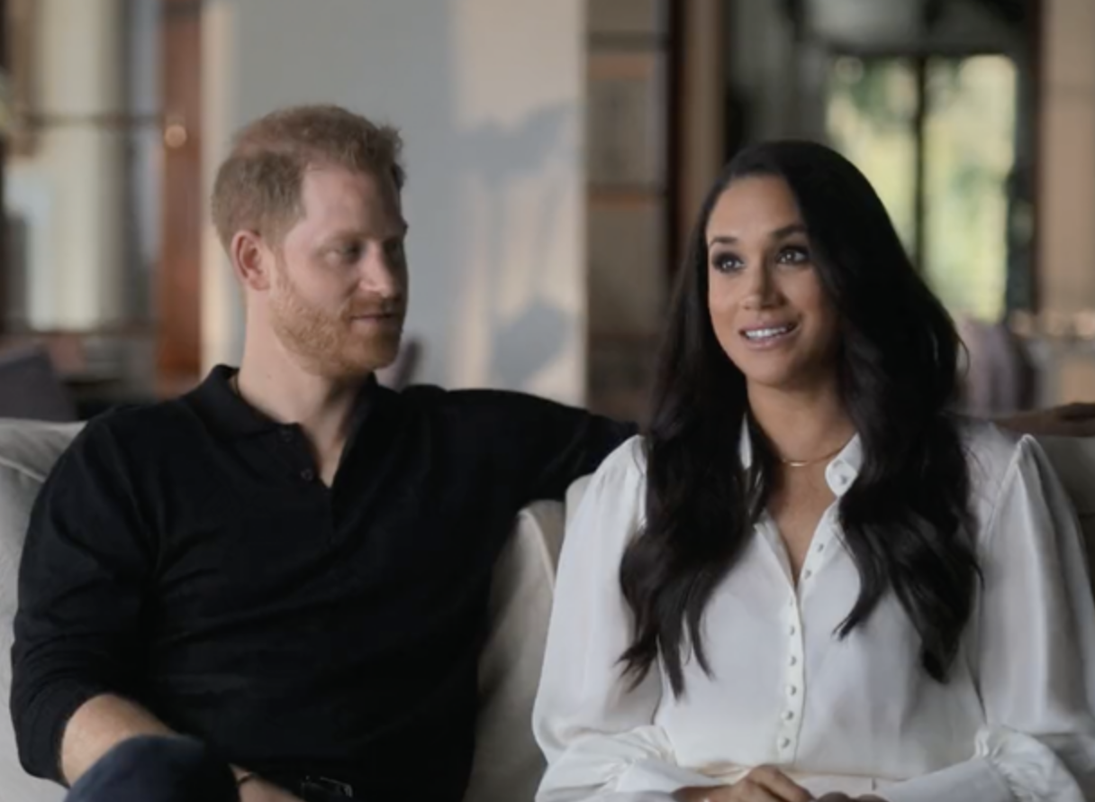 Werknemers Meghan Markle en prins Harry klappen uit de school