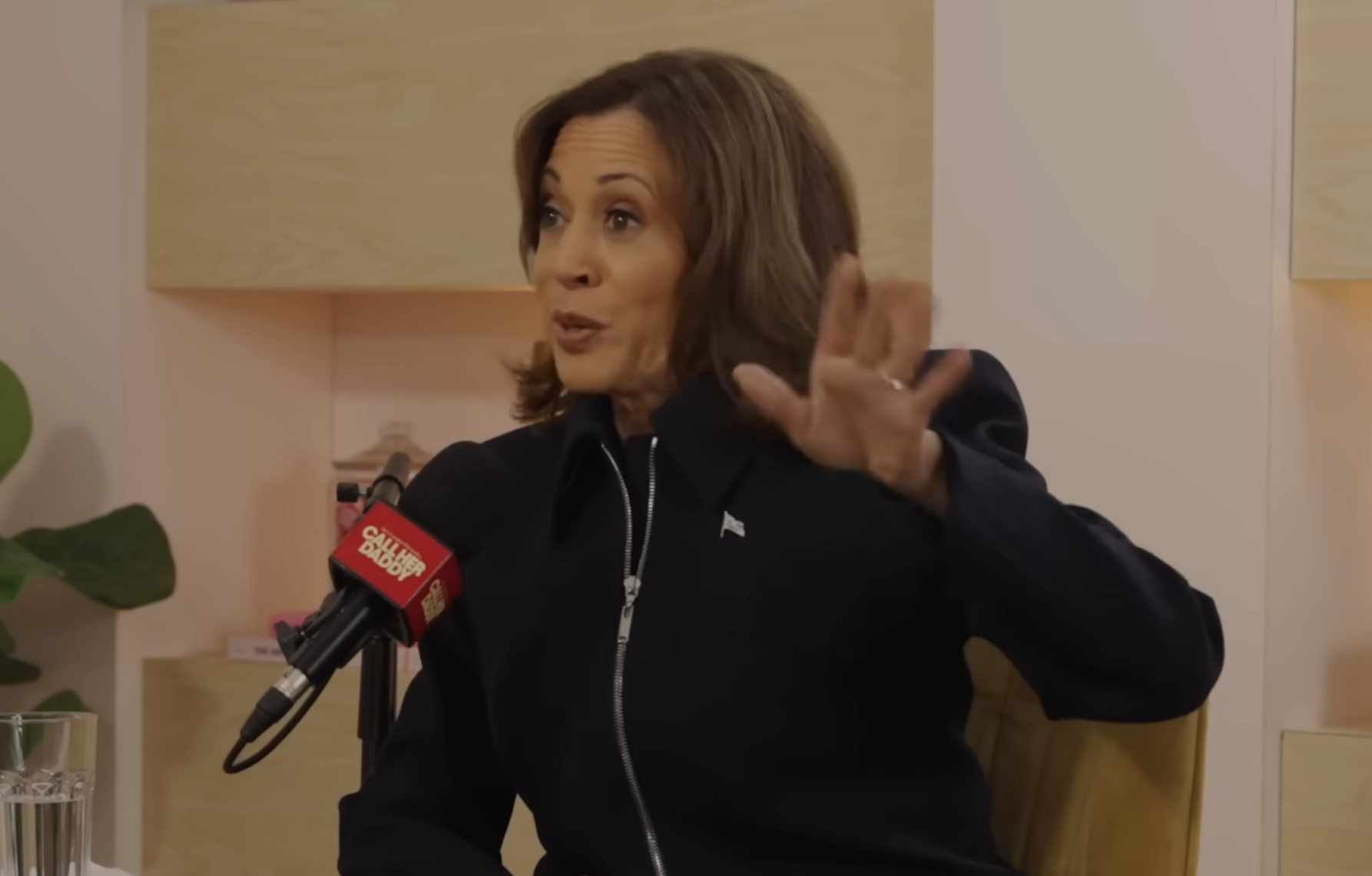 Kamala Harris te gast bij podcast Call Her Daddy