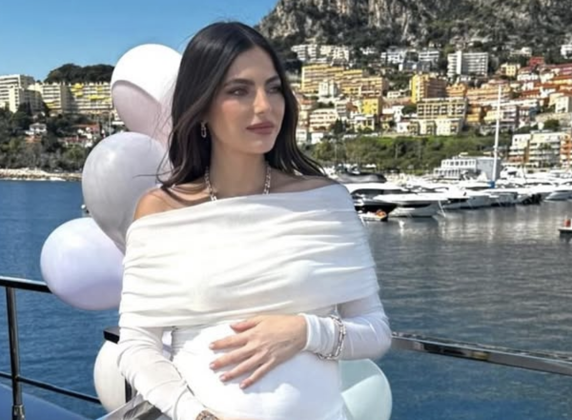 Kelly Piquet had haar babyshower (en zo zag dat eruit)