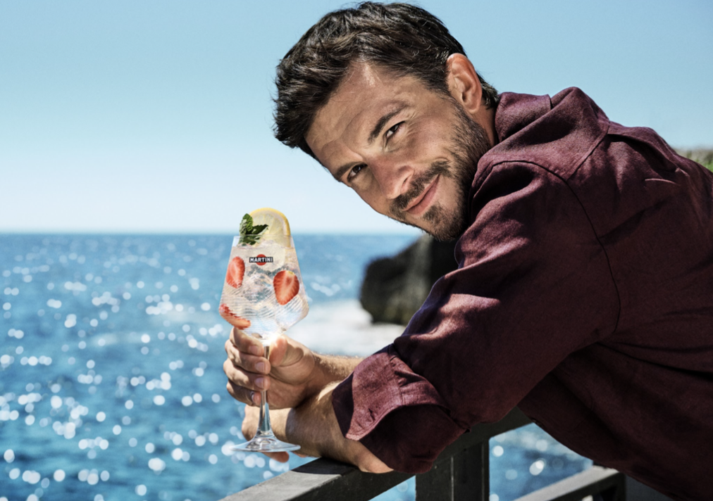 Als er één drankje is dat we de rest van de zomer willen drinken, is het de MARTINI Bianco Spritz