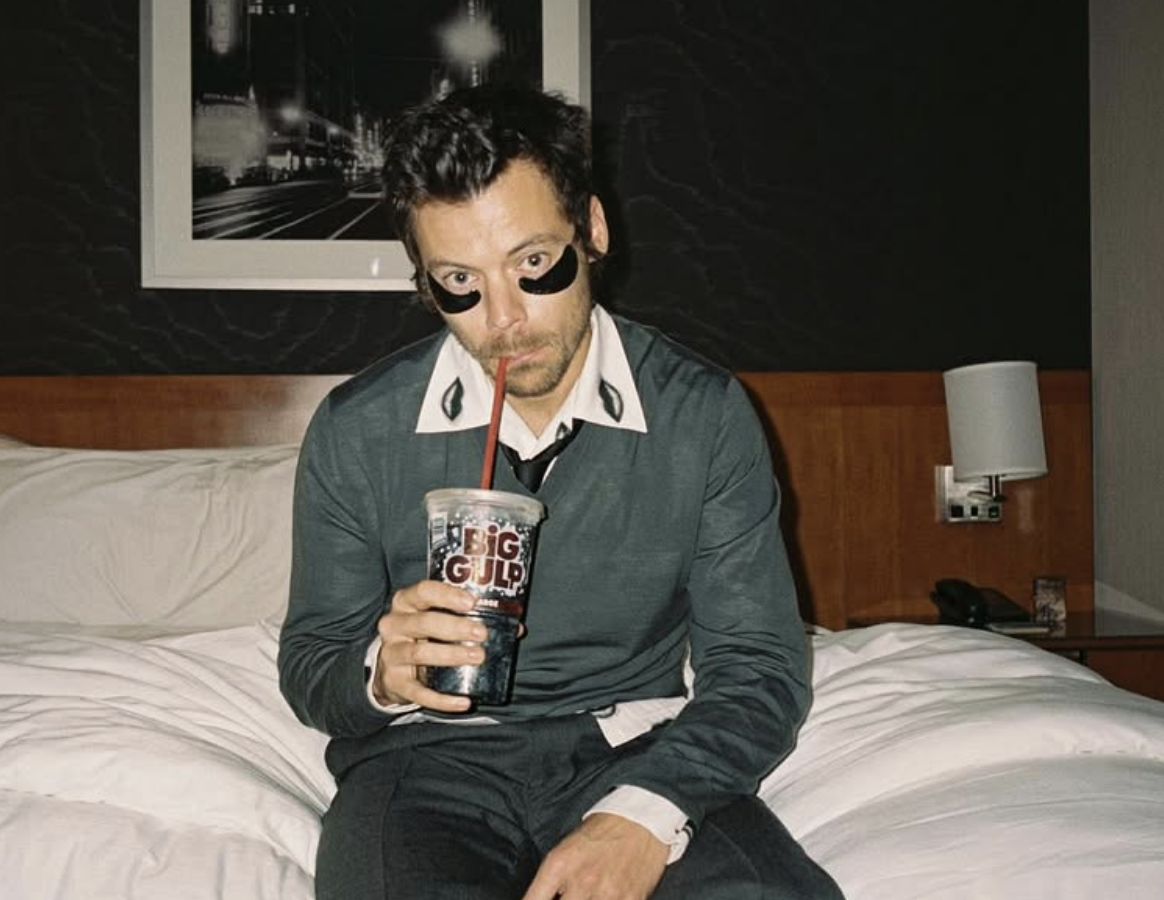 Deze merchandise items kan je bij de Harry Styles pop-up in Amsterdam kopen