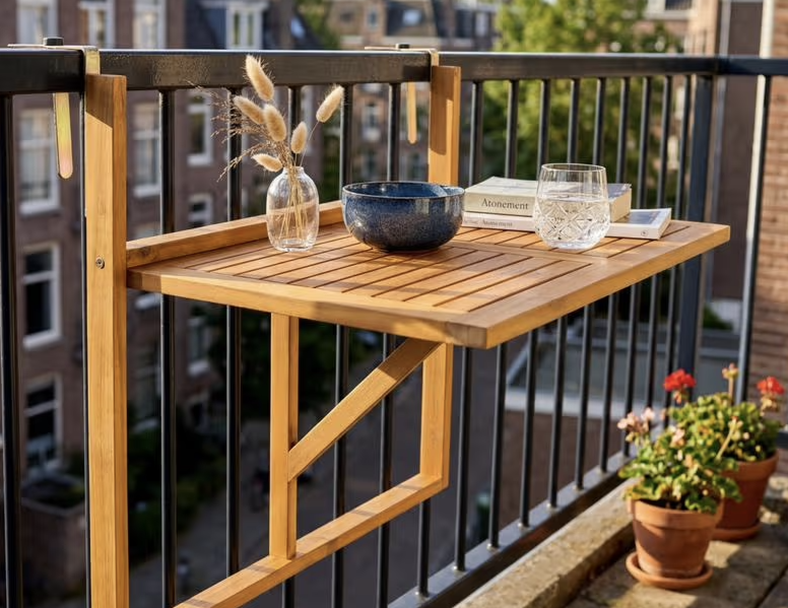 Summer essentials: Deze inklapbare balkonbar van Action